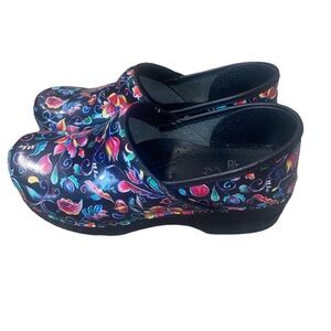 Dansko Clogs Womens 40 Multicolor Floral Patent Leather Slip On Nursing Comfort
